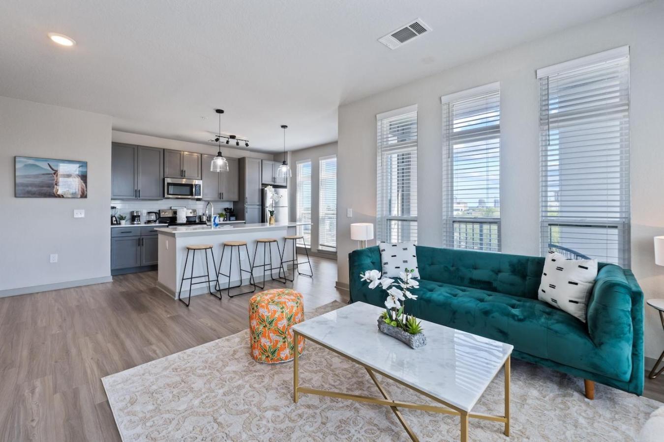 Central Avenue 2 Bed Mins From Tropicana Field 圣彼得堡 外观 照片